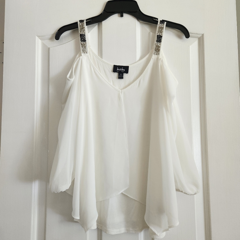 Decorative straps, cold shoulder 3/4 sleeve top